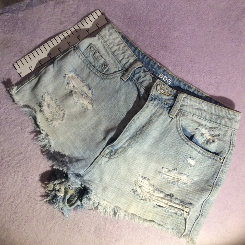 2/$8 • EUC BDG High Rise Cheeky Distressed Shorts